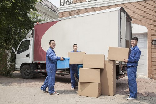 Moving van assistance in Camden borough streets